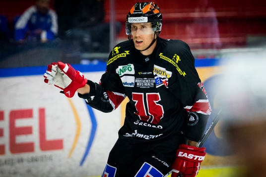 Örebros Marko Anttila gör 2-3 och jublar