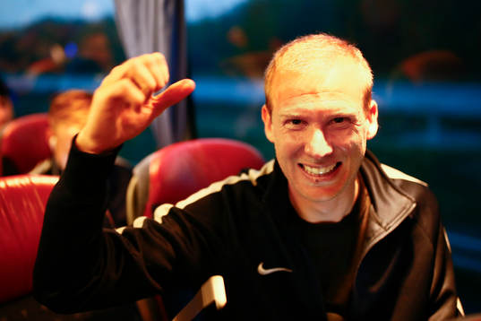 Norrköpings Andreas Johansson i spelarbussen påväg hem