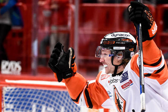 Karlskronas Jesper Olofsson jublar