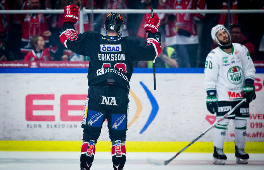 Örebros Anders Eriksson jublar