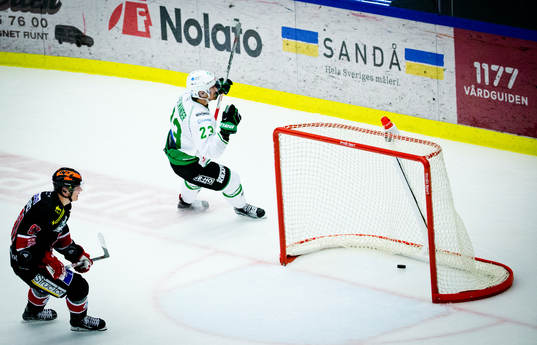 Rögles Daniel Sylwander gör 2-4 i öppet mål och jublar