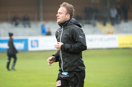 Mjällbys Marcus Ekenberg värmer upp