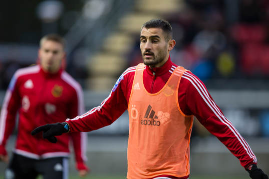Östersunds Sotirios Papagiannopoulos väremr upp
