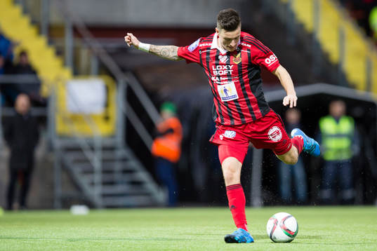 Östersunds Jamie Hopcutt gör 1-0 målet