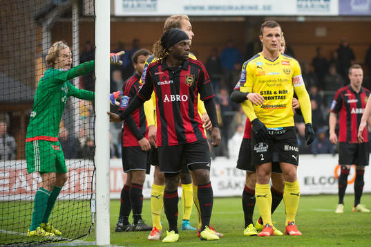 Brommapojkarnas Martin Mutumba