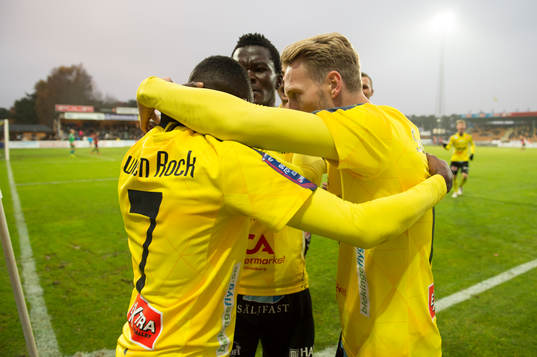 Mjällbys Lumala Abdu jublar