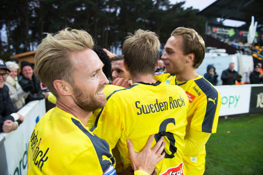Mjällbys Christian Wilhelmsson jublar