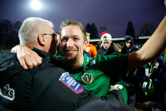 Jönköpings Fredrik Olsson jublar