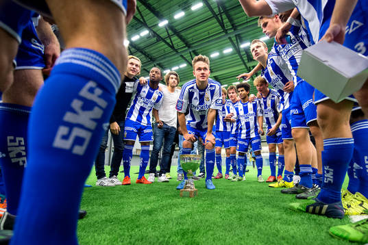IFK Göteborg jublar med pokalen