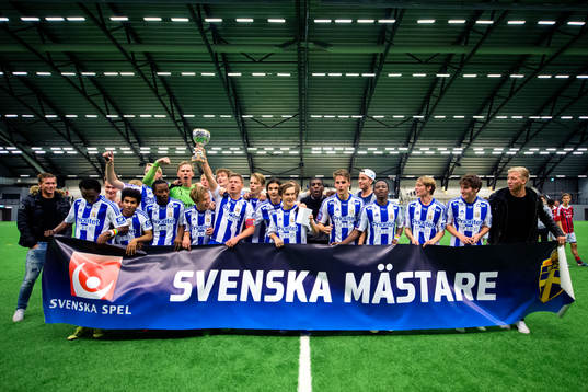 IFK Göteborg jublar med pokalen