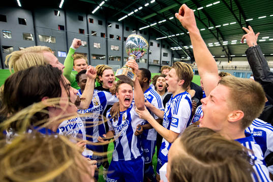 IFK Göteborg jublar med pokalen