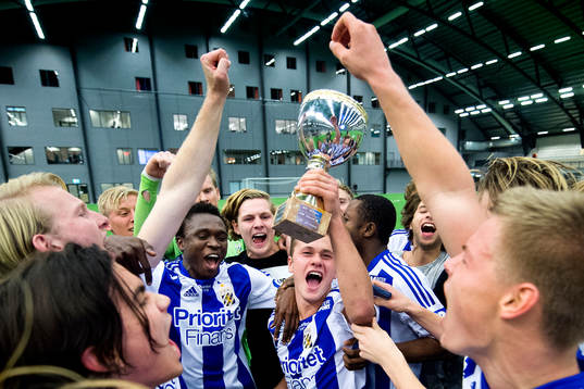 IFK Göteborg jublar med pokalen