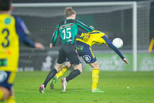 Varbergs Anton Liljebäck och Ängelholms Piotr Johansson i