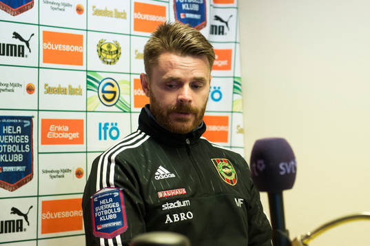 Brommapojkarnas tränare Magni Fannberg deppar på