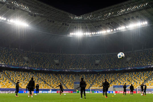 Malmö FFs spelare tränar på Lviv Arena
