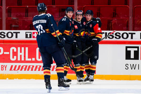 Djurgårdens Linus Hultström (h) jublar