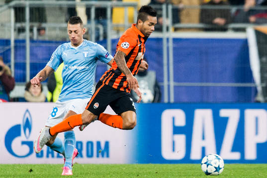 Malmö FFs Nikola Djurjic fäller Shakhtar Donetsks Alex