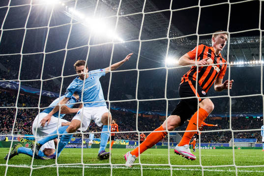 Shakhtar Donetsks Oleksandr Gladkyy jublar
