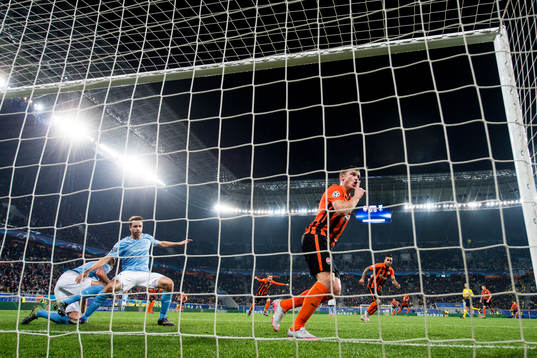 Shakhtar Donetsks Oleksandr Gladkyy jublar