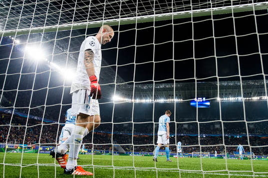 Malmö FFs målvakt Johan Wiland deppar