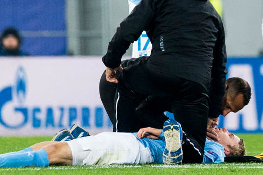 Malmö FFs Oscar Lewicki ligger skadad