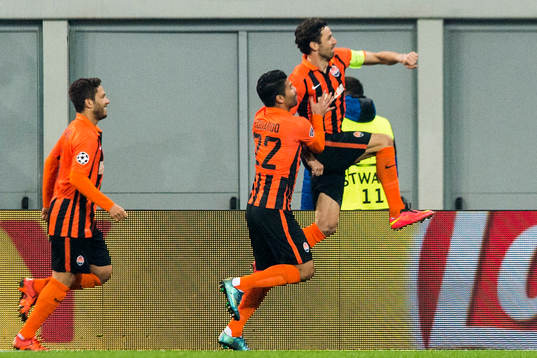 Shakhtar Donetsks Darijo Srna och Eduardo jublar