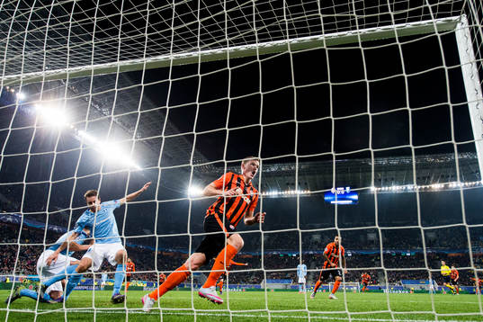 Shakhtar Donetsks Oleksandr Gladkyy jublar