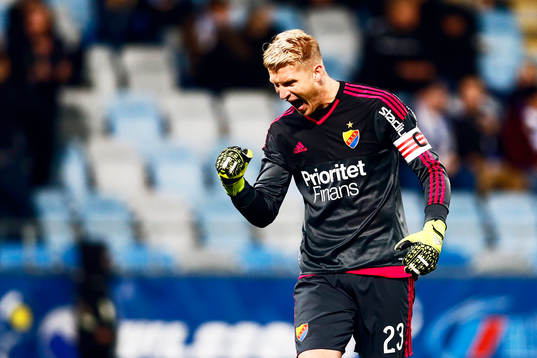 Djurgårdens målvakt Hampus Nilsson jublar