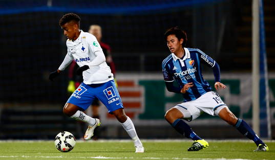 Norrköpings Tesfaldet Tekie och Djurgårdens Soo Yong-Yoon