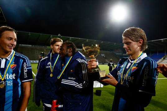 Djurgårdens Tim Björkström med bucklan