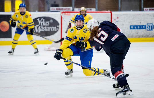 Sveriges Hanna Olsson täcker skott