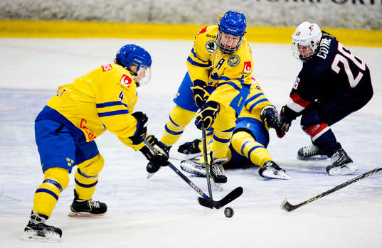 Sveriges Jenni Asserholt och Pernilla Winberg möter USAs