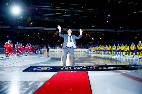 Svenska Ishockeyförbundet väljer in legendaren Nils