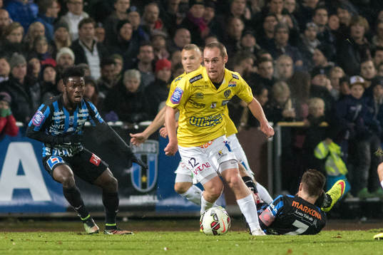 Sirius Kingsley Sarfo, Falkenbergs Christoffer Carlsson