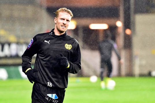Mjällbys Christian Wilhelmsson värmer upp