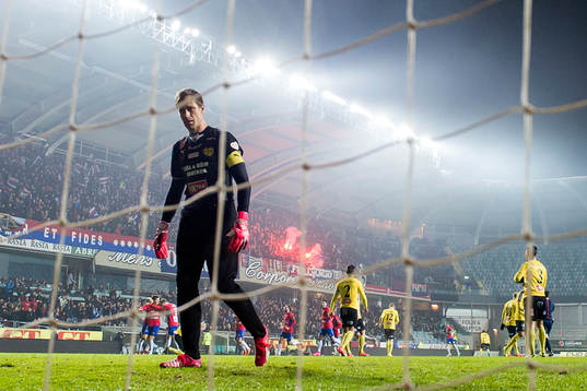 Mjällbys målvakt Mattias Asper deppar