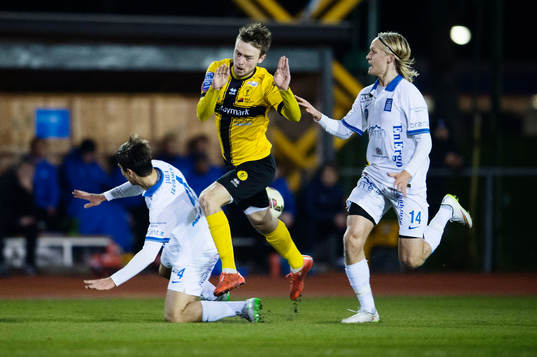 Akropolis Oskar Cederling faller och Frejs Jacob Glasberg