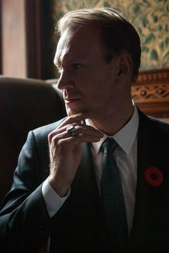 Nicklas Lidstrom shows off his ring