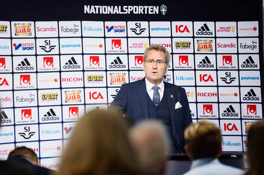Erik Hamrén presenterar