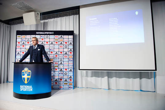 Erik Hamrén presenterar
