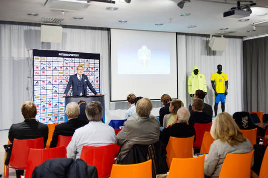 Erik Hamrén presenterar