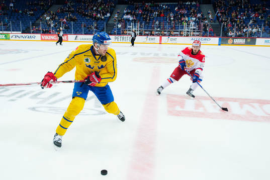 Sveriges Patrik Hersley och Rysslands Nikita Gusev