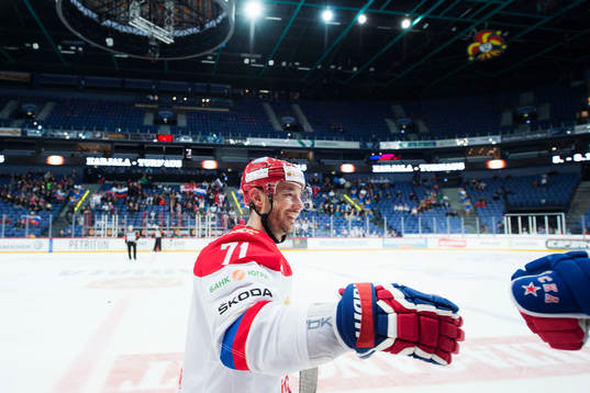Rysslands Ilya Kovalchuk jublar