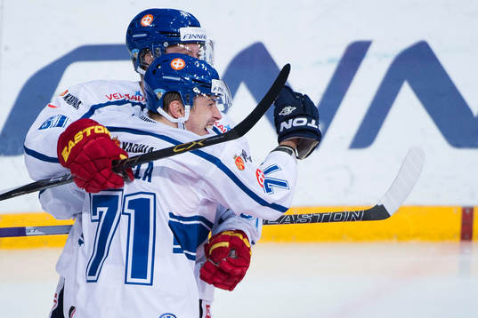 Finlands Kristian Kuusela jublar