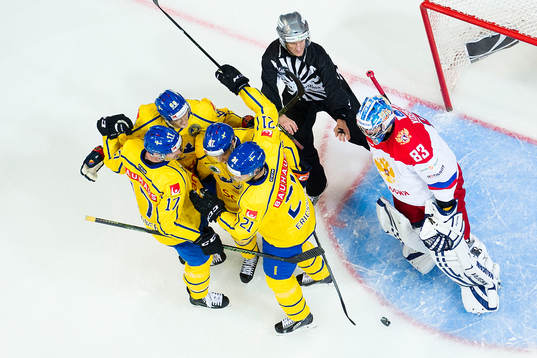 under ishockeymatchen i Karjala Cup mellan Sverige och