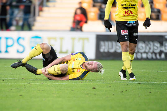 Mjällbys Robin Cederberg skriker