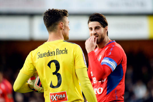 Mjällbys Armin Aganovic och Örgrytes George Mourad