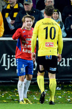 Mjällbys Marcus Ekenberg och Örgrytes Andreas Östling i