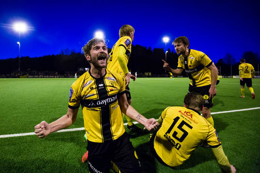 Frejs Christophe Lallet jublar