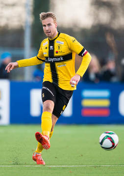 Frejs Daniel Theorin med bollen